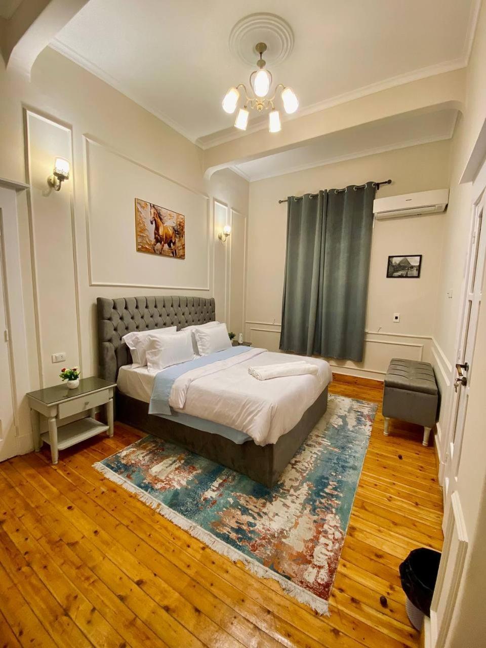 Yacoubian Aparthotel *